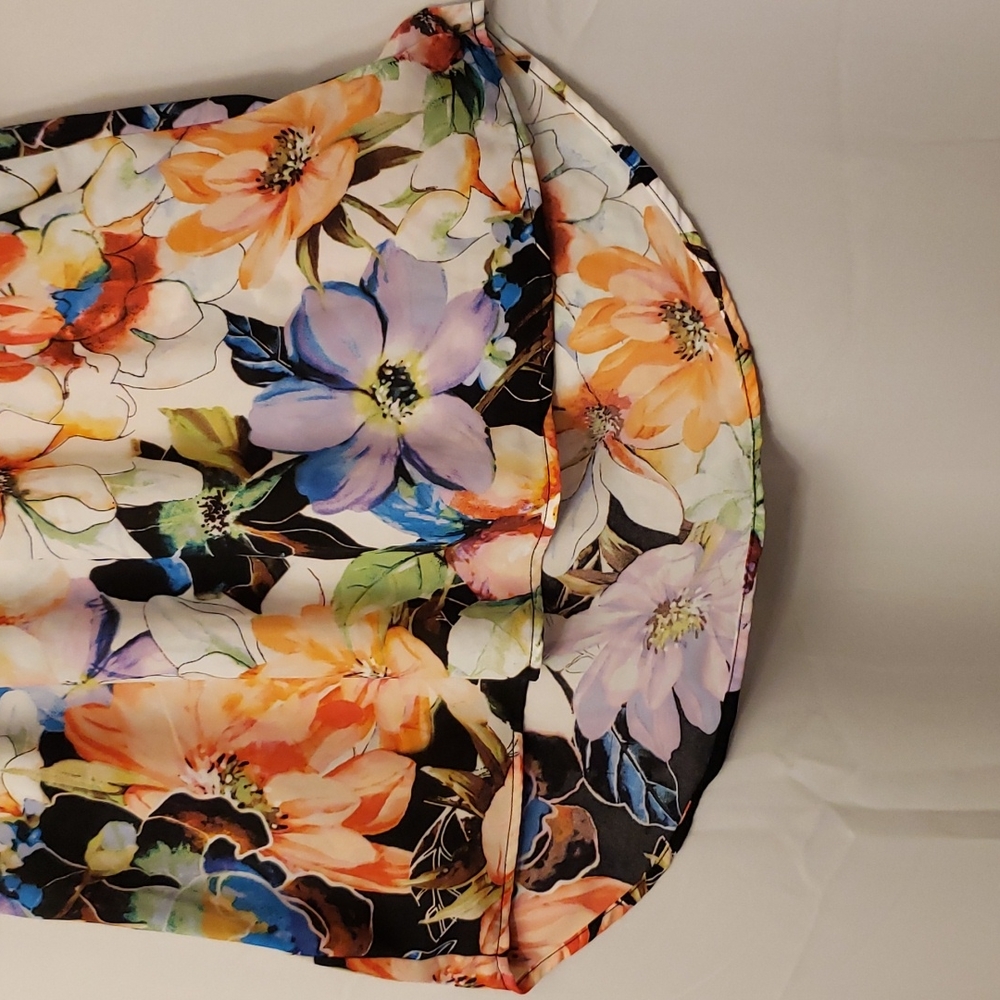 Cold shoulder top - Picture 5 of 6